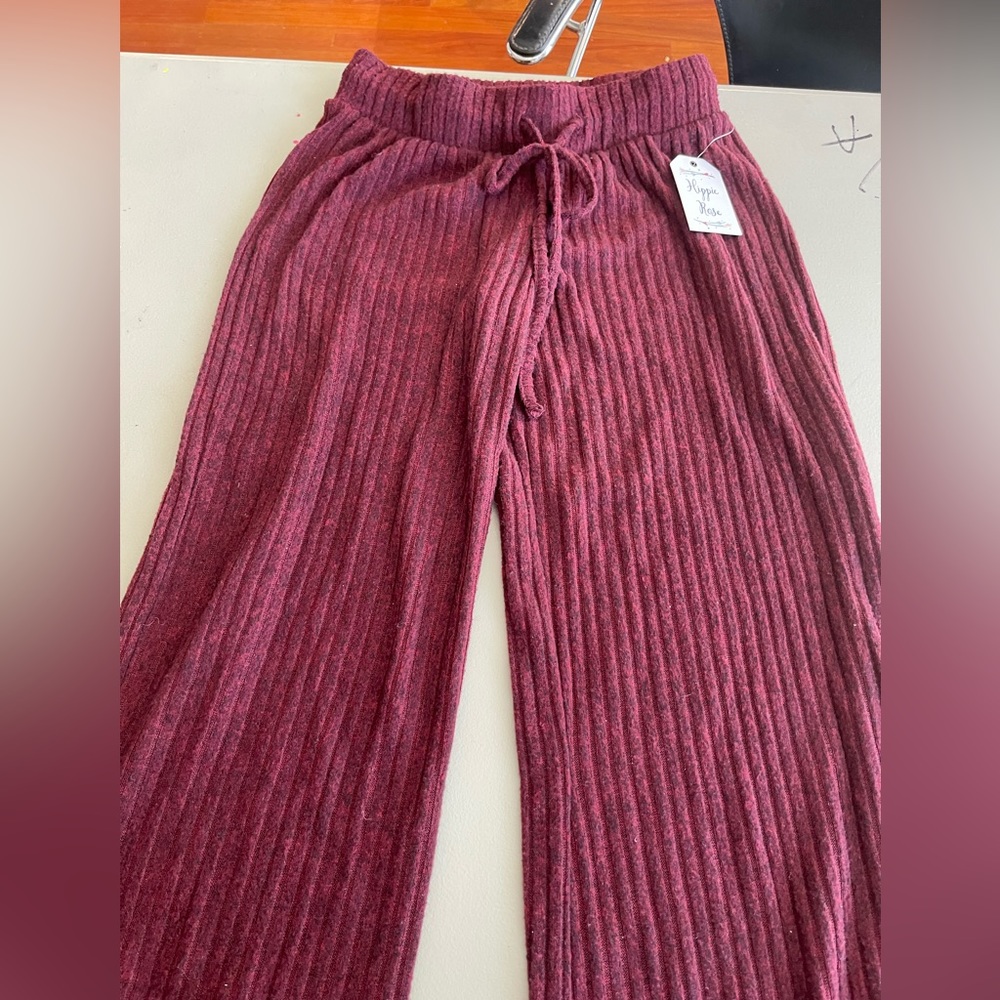 Hippie Rose Pants Size XS NWT Color Autumn Ruby Marled